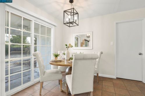 1872 Queens Rd, Concord CA  94519-1722 exterior