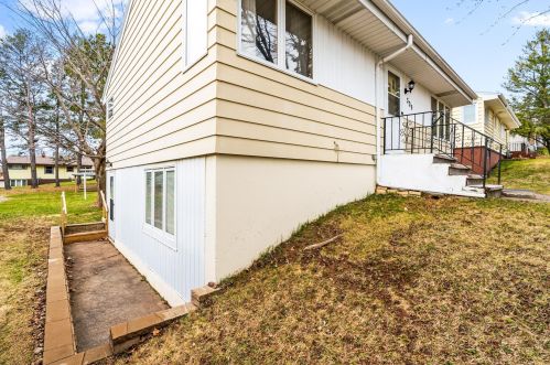 309 Oak Bend Dr, Duluth, MN 55811-5223