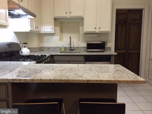 405 Fairmount Ave, Philadelphia PA 19123-2809 exterior