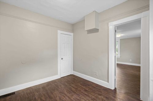 124 Thompson St, Poughkeepsie NY 12601-2621 exterior