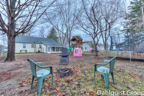 883 Post Rd, Meskegon MI 49441-4045 exterior