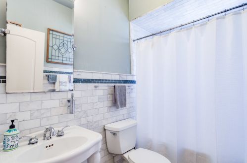 5330 Winnemac Ave, Chicago IL 60706-3407 exterior