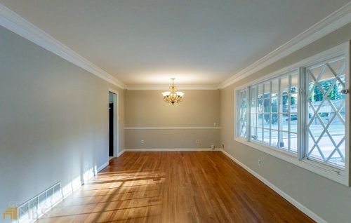 1784 Glenview Dr, Atlanta GA 30331-2449 exterior