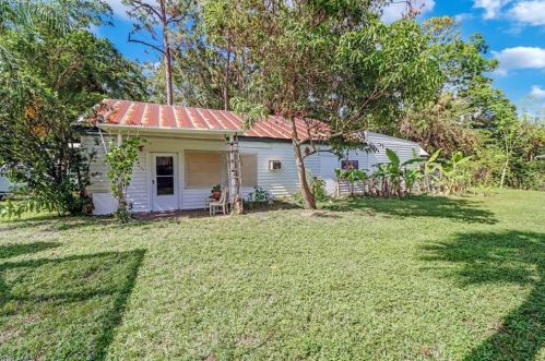 4461 Lorraine Ave, Naples FL 34104-4772 exterior