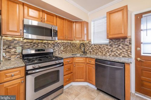 2524 Alder St, Philadelphia PA 19133-1628 exterior