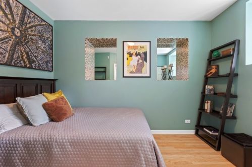 3711 Hermitage Ave, Chicago IL 60613-3509 exterior