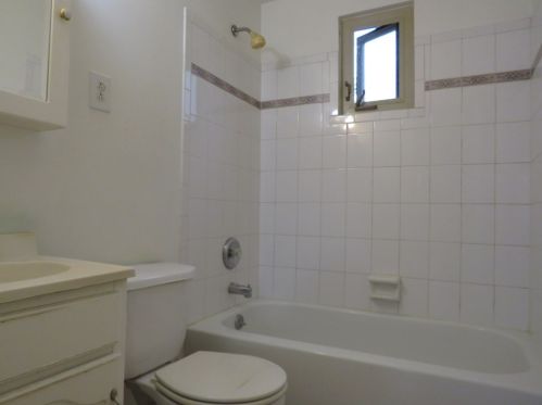 637 Larose St, Pittsburgh PA 15226-1120 exterior