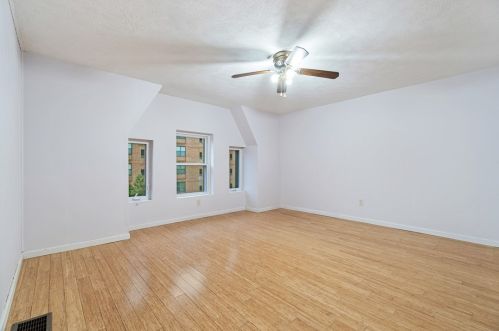 381 Fisk St, Pittsburgh PA 15201-1750 exterior