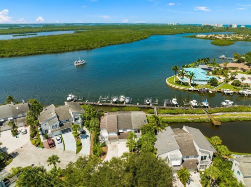 2428 Harbour Cove Dr, Fort Pierce FL  34949-1515 exterior