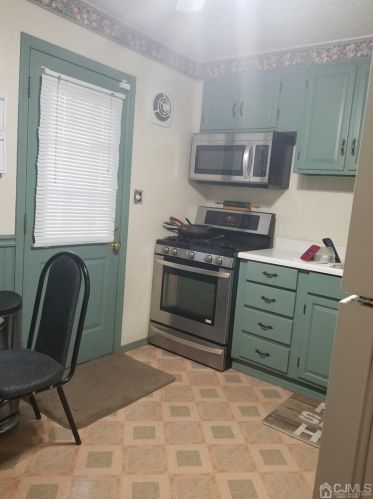 51 Sturgis Rd, Edison NJ 08817-4071 exterior