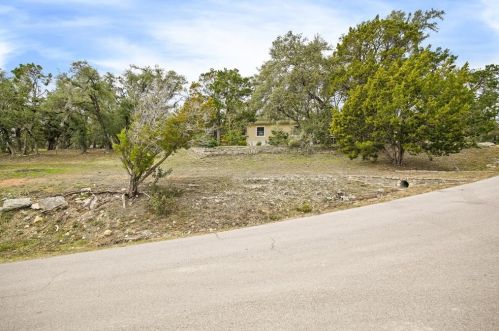 5116 Avispa Way, Austin TX 78738-7602 exterior