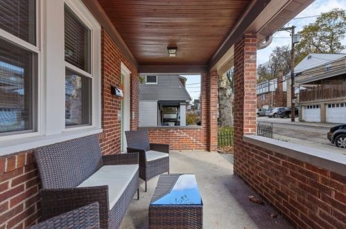 2744 Connecticut Ave, Pittsburgh PA  15216-1933 exterior