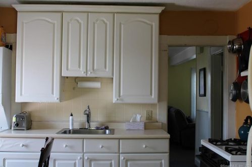 220 New Hvn Ave, Milford CT 06460-6647 exterior