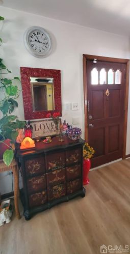 39 Hunt St, Iselin NJ  08830-1720 exterior