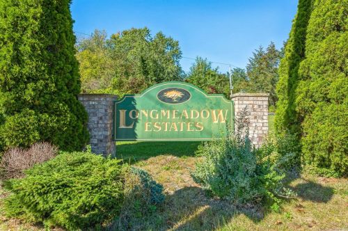 140 Hayrick Ln, Commack NY 11725-1232 exterior