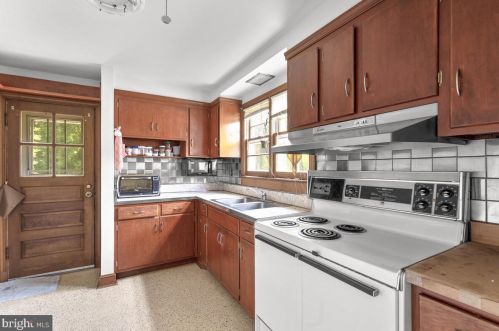 704 Hollywood Ave, Silver Spring, MD 20904-3031