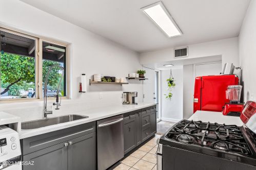 4327 Timrod St, Tucson AZ 85711-4252 exterior