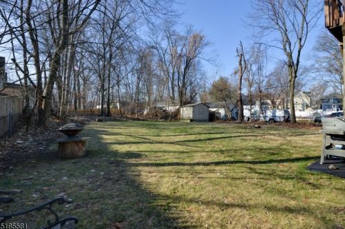 17 Lexington Ave, Montclair NJ  07042-4501 exterior