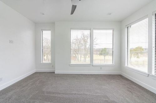 2210 Bonnie View Rd, Dallas TX 75216-7205 exterior