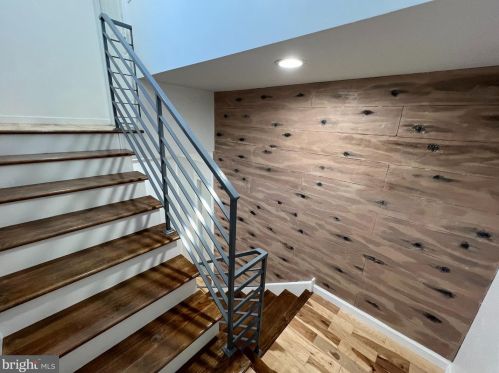 623 4th St, Philadelphia PA 19123-2942 exterior