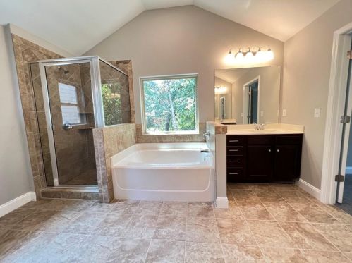 2618 Lake Manor Cir, Duluth GA 30096-4905 exterior