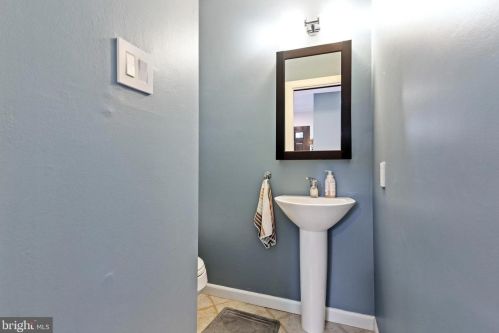 4 Northgate Vlg, Media PA 19063-2039 exterior