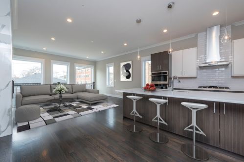 6502 University Ave, Chicago IL 60619-1327 exterior