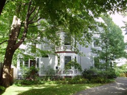 25 Central St, Newton, MA 02466-2402