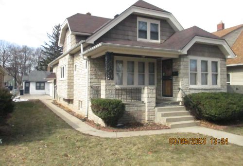 3809 40th St, Milwaukee, WI 53221-1029