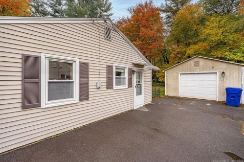 17 Arthur Ave, Enfield CT 06082-2502 exterior