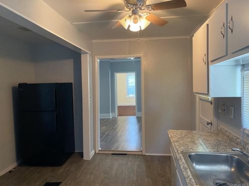 13 Conkling Ave, Middletown NY 10940-6341 exterior