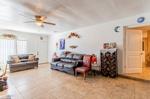 2911 50th Dr, Phoenix AZ  85031-3530 exterior