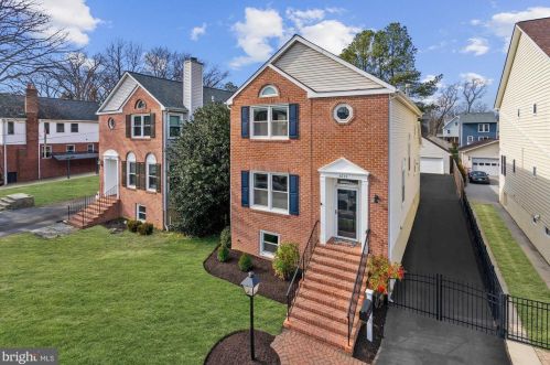 5635 8th St, Arlington, VA 22205-1019