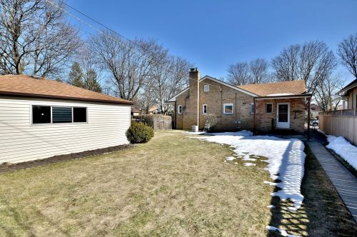 6696 Olympia Ave, Chicago IL 60631-1518 exterior