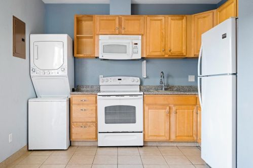 1861 Denair Ave, Turlock CA 95382-1815 exterior