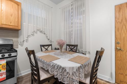 2513 Walton St, Chicago IL 60622-4510 exterior