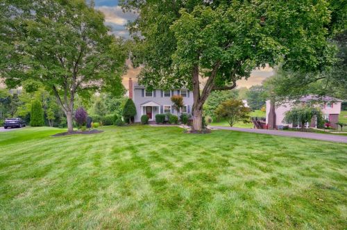 271 Gerrie Dr, Pittsburgh, PA 15241-1806