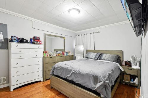 19 Richmond Rd, Edison NJ  08817-4037 exterior