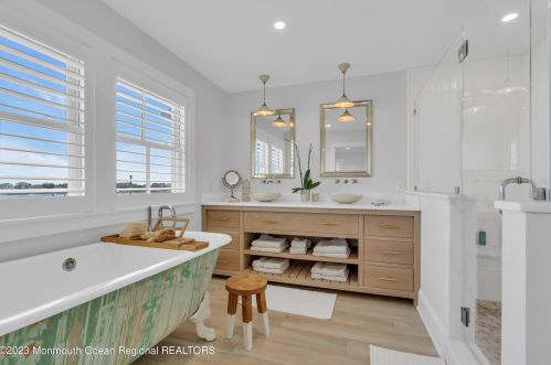 400 Newark Ave, Point Pleasant Beach NJ 08742-4141 exterior