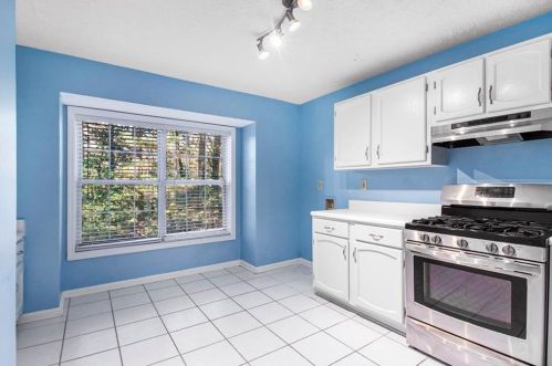 1406 Crossing Dr, Atlanta GA  30329-3571 exterior