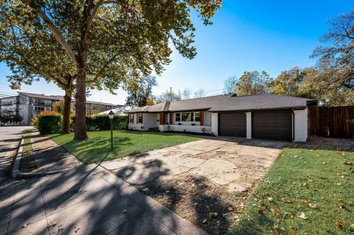 9411 Green Terrace Dr, Dallas, TX 75220-5138