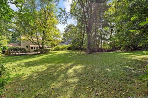 34 Hartford Ave, Hartford CT 06111-1501 exterior