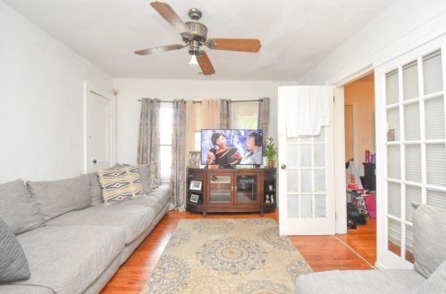 21 Batavia St, Springfield MA  01109-3809 exterior