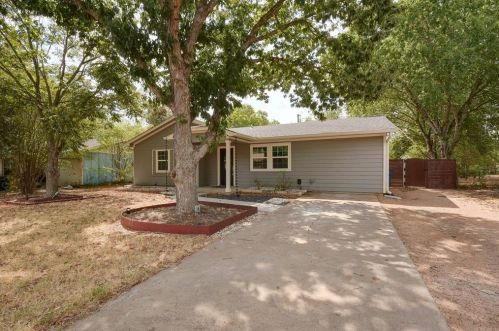 5001 Canella Dr, Austin TX  78744-6455 exterior