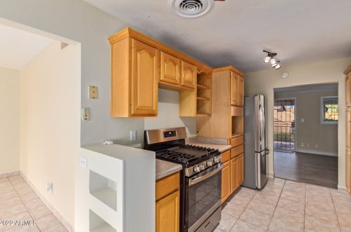 2328 Altadena Ave, Phoenix AZ 85029-3402 exterior