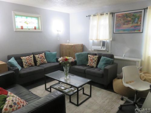 663 Jacques St, Perth Amboy NJ 08861-2746 exterior