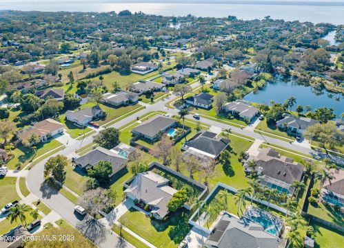 285 Northgrove Dr, Merritt Island FL 32953-7959 exterior