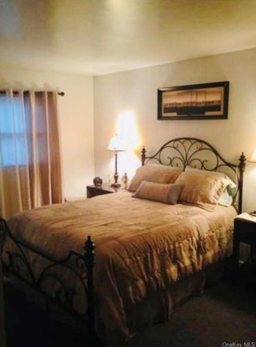 67 Phillips St, Middletown NY 10940-3303 exterior