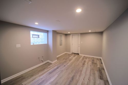 7251 Paxton Ave, Chicago IL  60649-2519 exterior