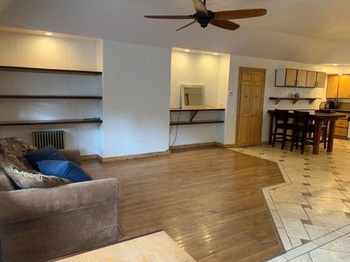 52 Mount Oliver St, Pittsburgh, PA 15210-1746